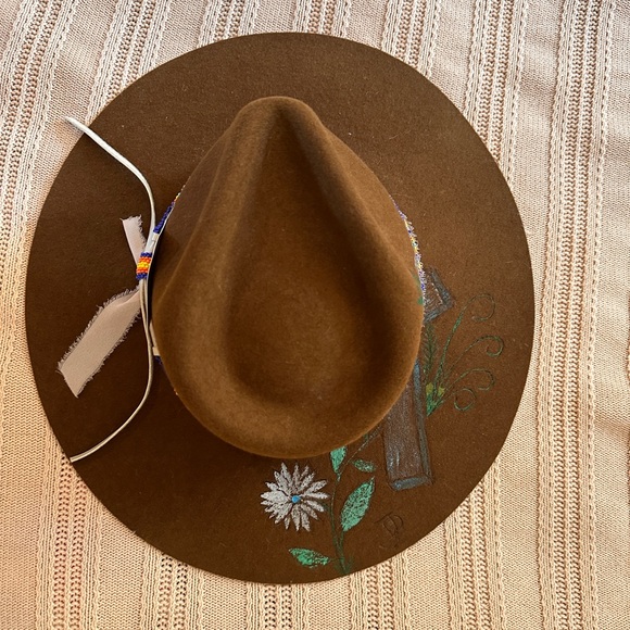 Custom one of a kind burned and painted Charlie 1 horse - Picture 2 of 10